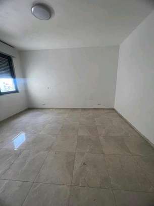 Appartement F4 de haut standing au virage image 9