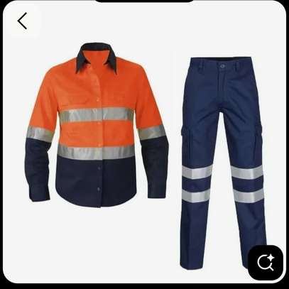 Tenues et gilets de travail image 5