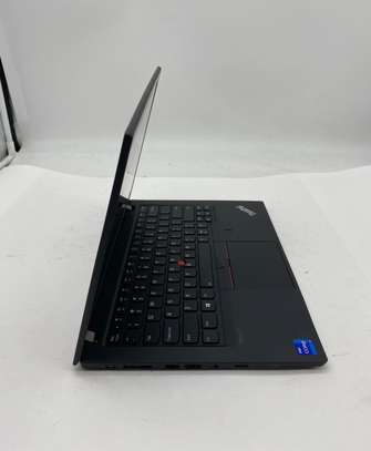Lenovo p14s gen 2 i7 11e Nivdia 4gb image 3