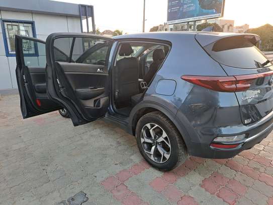 Kia Sportage SUV gris image 10