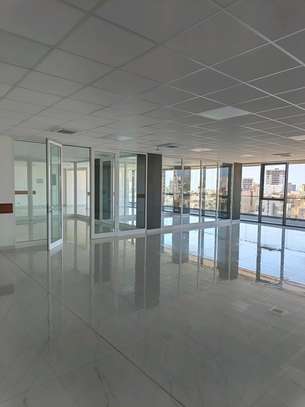 PLATEAUX DE BUREAUX À LOUER image 2