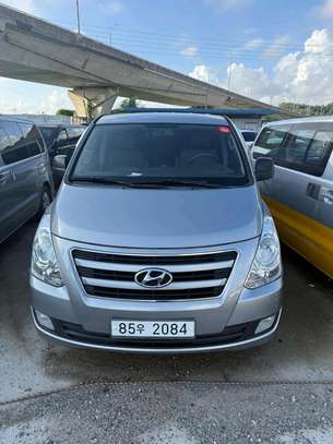 Location de voiture Hyundai 7places image 2