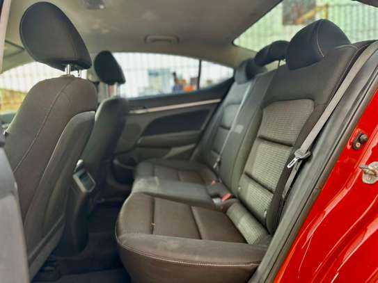 Hyundai Elantra 2017 image 4