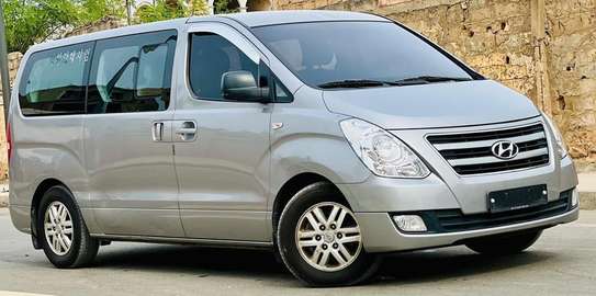 Hyundai  Starex 2016 image 2