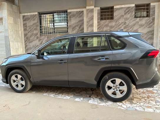 Toyota RAV4 année 2021 image 6