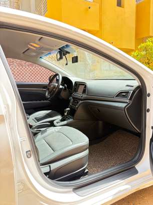 Hyundai Avante Diesel 2016 image 5