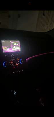Location de voiture Renault SM6 image 3