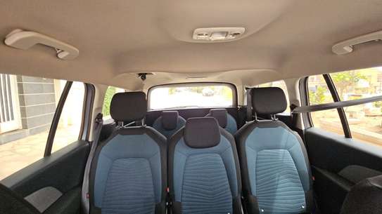 Citroën C4 Picasso 7 places image 6