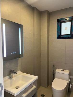 Appartement spacieux lumineux avec balcon privé image 12