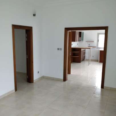 Maison 6 chambres à louer côté marina bay Almadies image 9