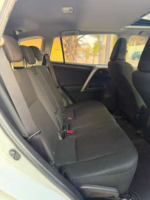 TOYOTA RAV4 image 7