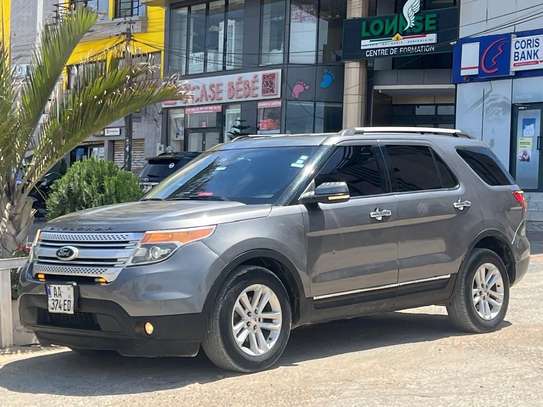 Ford explorer image 3