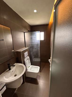Appartement de 7 pièces pour bureau à louer image 8