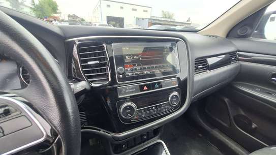 Mitsubishi Outlander 2019 7 places image 3