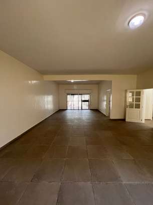 Villa R +1 à vendre au point e image 12