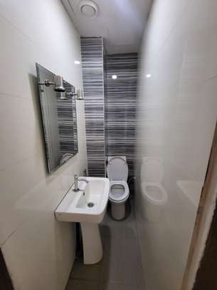 Bel appartement moderne à Amitié 2 image 11