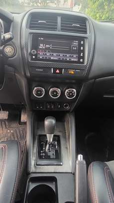 Mitsubishi Outlander image 8