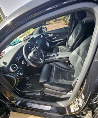 Mercedes-benz glc-300 image 2
