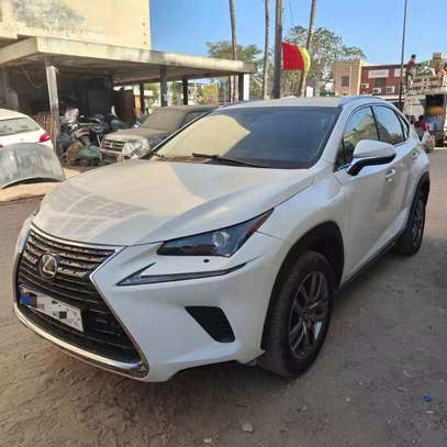 Lexus NX300h 2020 SUV Hybride 2.5L Blanc image 5
