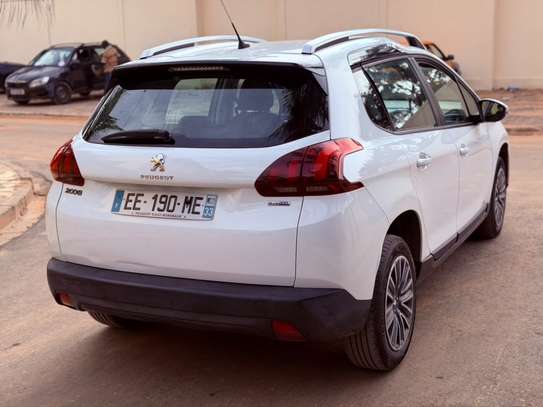 Peugeot 2008 image 3