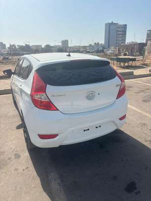 HYUNDAI ACCENT image 3
