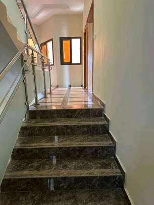 Villa a louer aux Almadies image 10