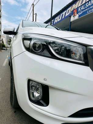 Kia carnivale 2017 image 2