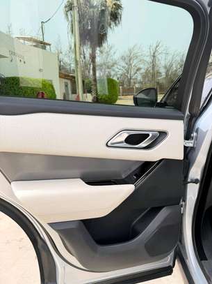 Range rover velar 2022 image 7