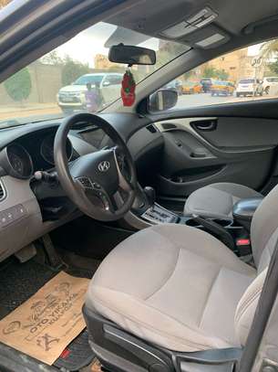 hyundai elantra a louer image 10