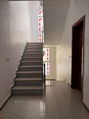 VILLA STANDING image 8