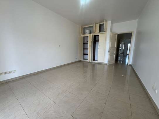 Appartement au plateau à louer 3 chambres Poulmane image 5