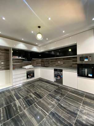 Très Bel appartement de type F4 à louer image 13