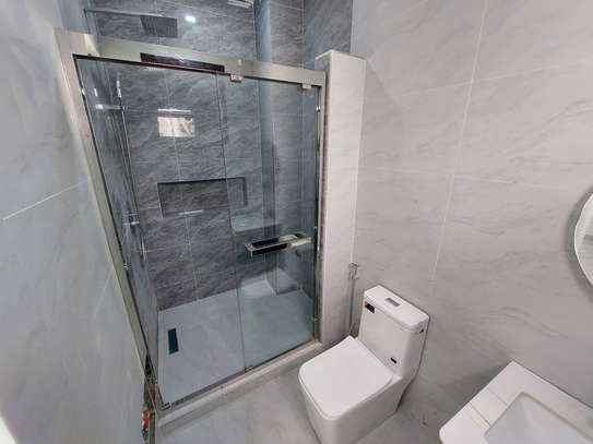 À vendre à Mermoz – Superbe F4 d’angle de 230 m² image 14