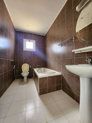 Appartement f4 avec piscine commune au 4 e étage image 8