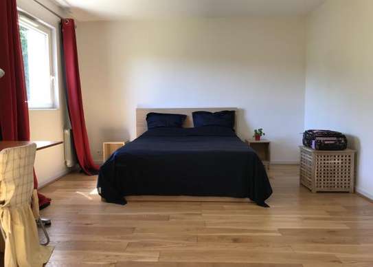 Chambre meublée à louer par jours/nuitée image 12