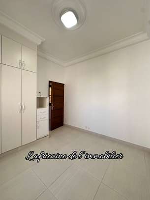Appartement F4 à louer – Mamelles, corniche image 12