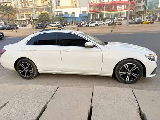 Mercedes class E 200 image 2