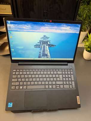 Lenovo 13th gen / ssd 256gb / 8gb ram ddr5 ordinateur image 3