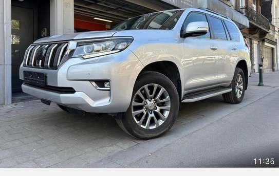 Toyota land cruiser Prado image 2