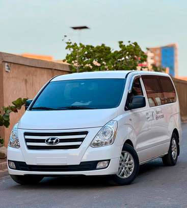 HYUNDAI GRAND STAREX 12 places image 9