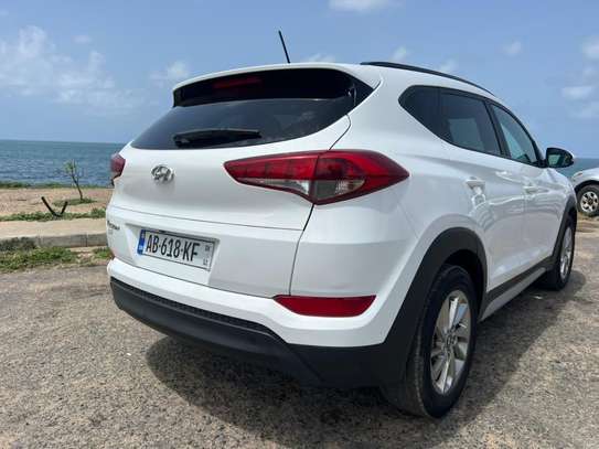 Hyundai Tucson 2017 SUV blanc spacieux polyvalent image 8