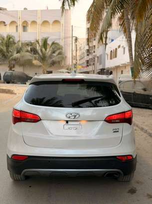Hyundai santafe 4x4 image 6