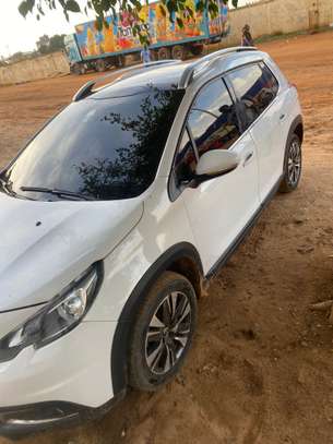 Peugeot 2008 image 2