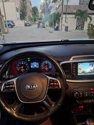 KIA SORENTO image 6