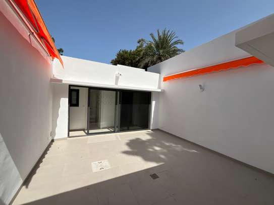 Villa d’exception à louer à fann résidence image 9
