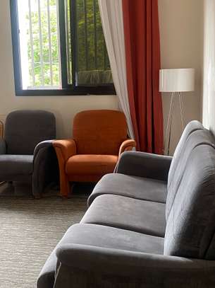 Salon à vendre image 2