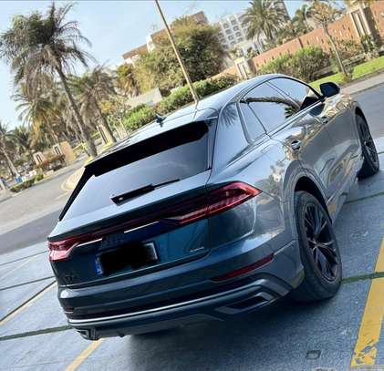 Audi Q8 Gris 2021 image 6