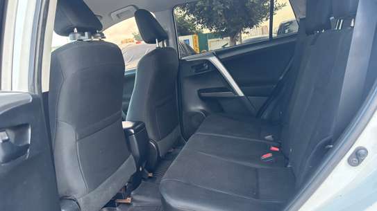 TOYOTA RAV4 2017 image 8