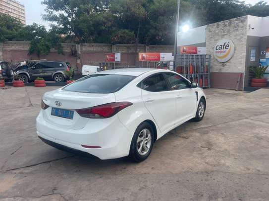 Hyundai Elantra 2015 image 3