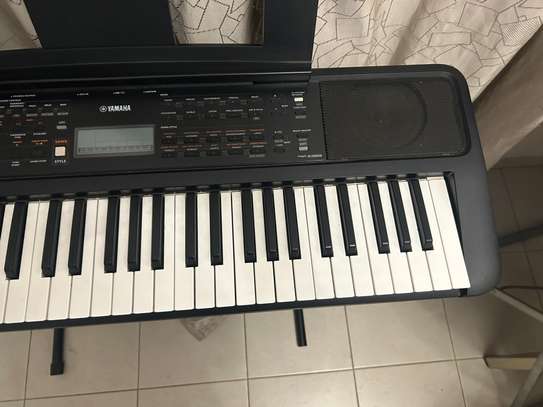 Clavier arrangeur Yamaha PSR-E383 – quasi neuf image 3